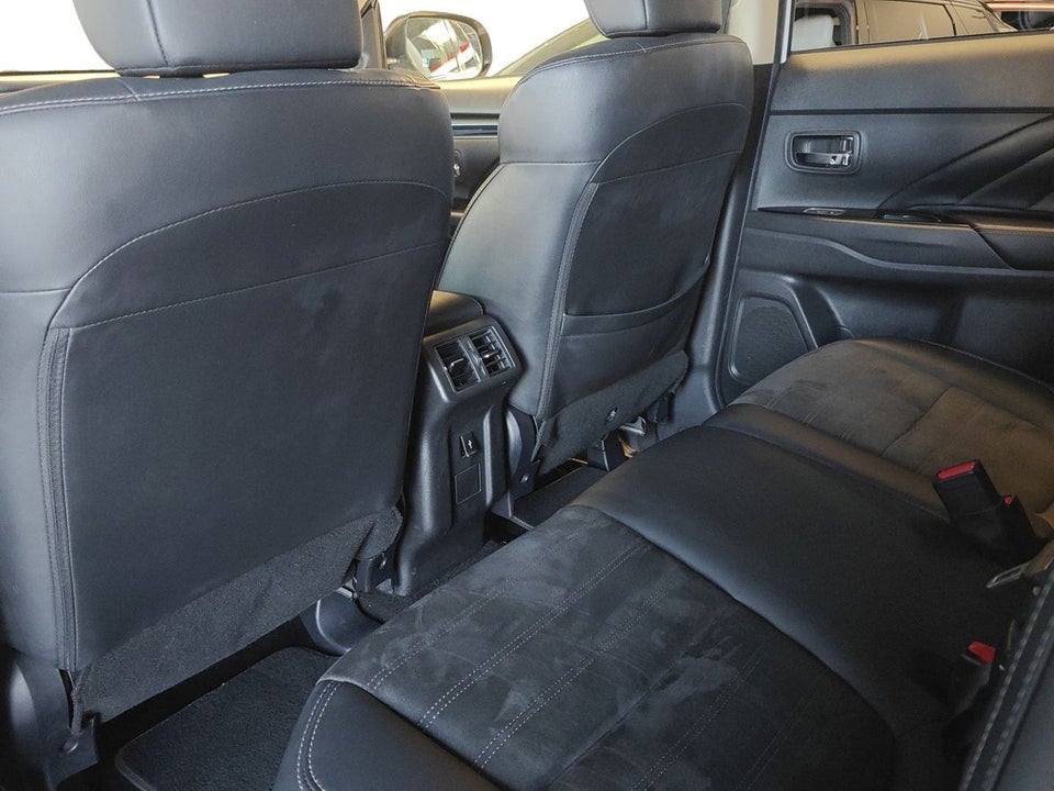 Mitsubishi Outlander 2,4 PHEV Intense CVT 4WD 5d