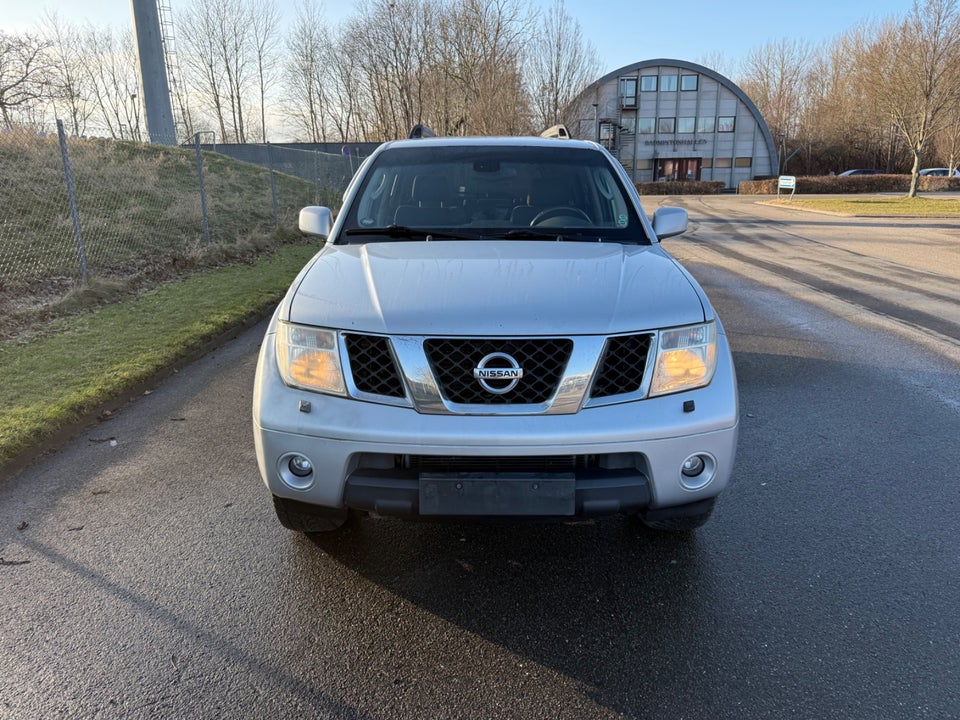 Nissan Pathfinder 2,5 dCi SE aut. 5d