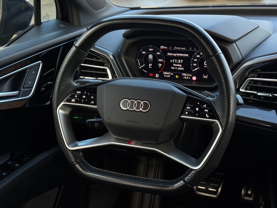 Audi Q4 e-tron 40 S-line 5d