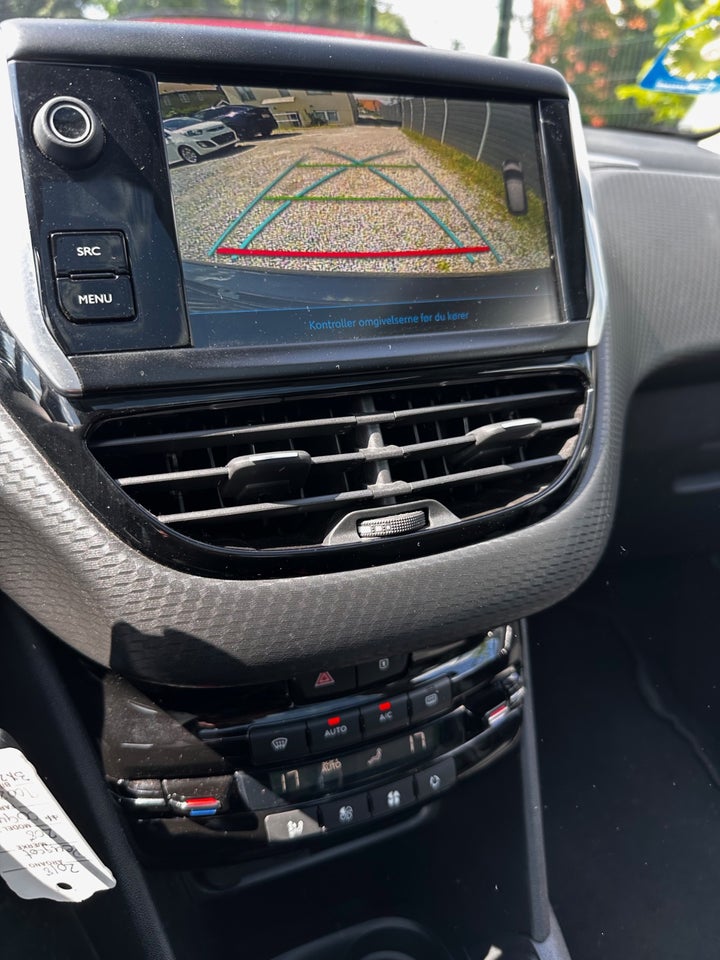 Peugeot 208 1,6 BlueHDi 100 Allure Sky 5d