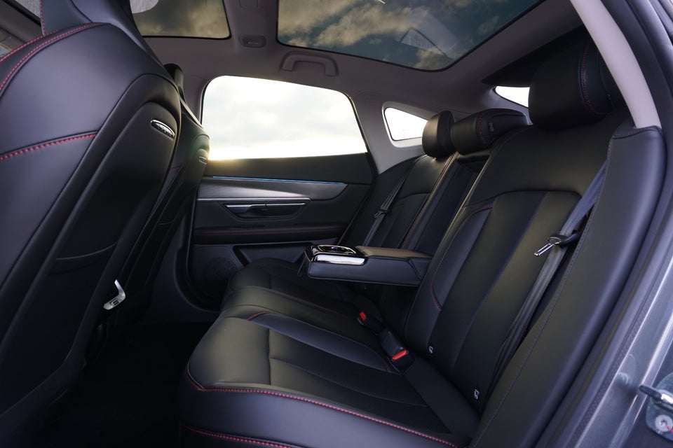 Xpeng P7 Long Range 4d