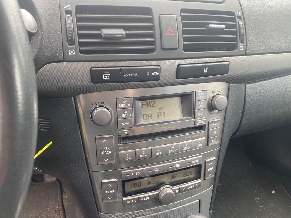 Toyota Avensis 2,0 Sol stc. 5d