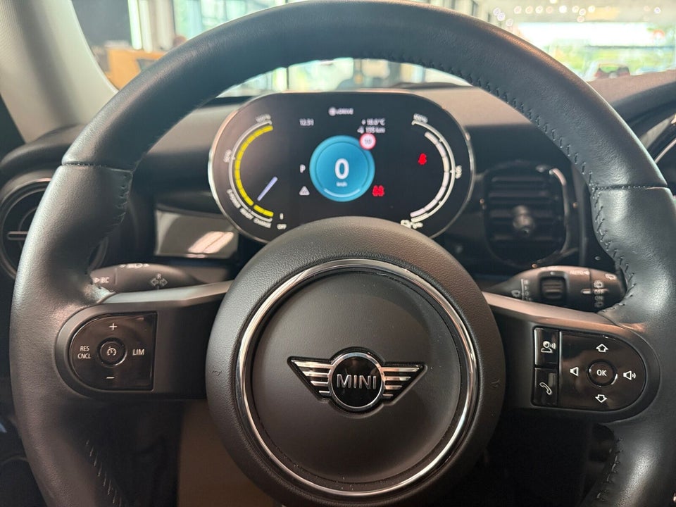 MINI Cooper SE Classic Trim 3d