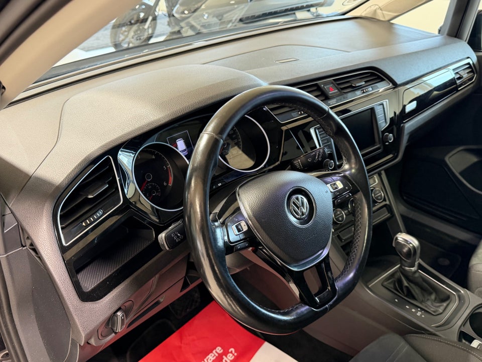 VW Touran 1,6 TDi 110 Highline DSG 7prs 5d