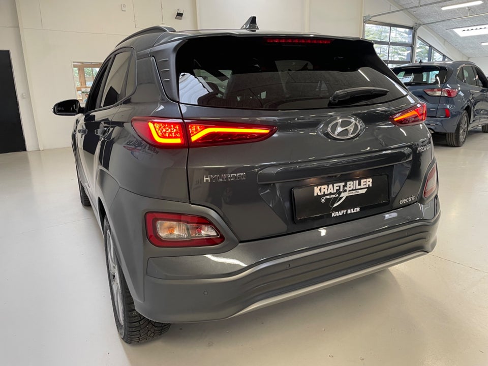 Hyundai Kona 64 EV Essential 5d