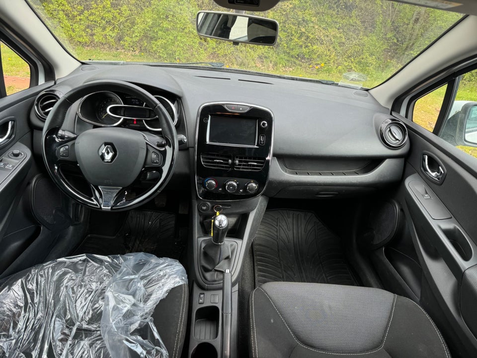 Renault Clio IV 1,2 16V Expression Sport Tourer 5d