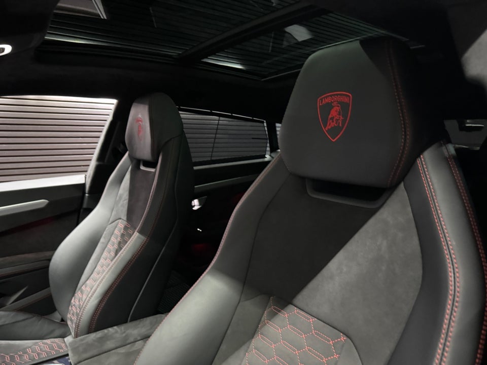 Lamborghini Urus 4,0  5d