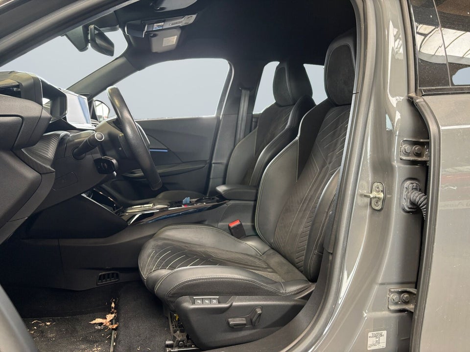 Peugeot e-2008 54 GT 5d