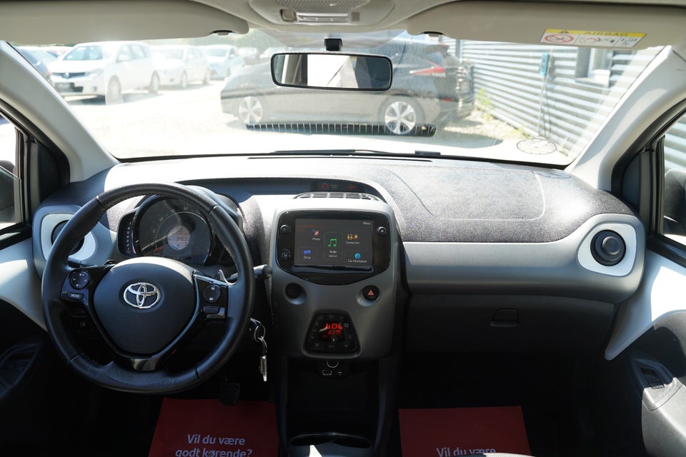 Toyota Aygo 1,0 VVT-i x-press x-shift 5d