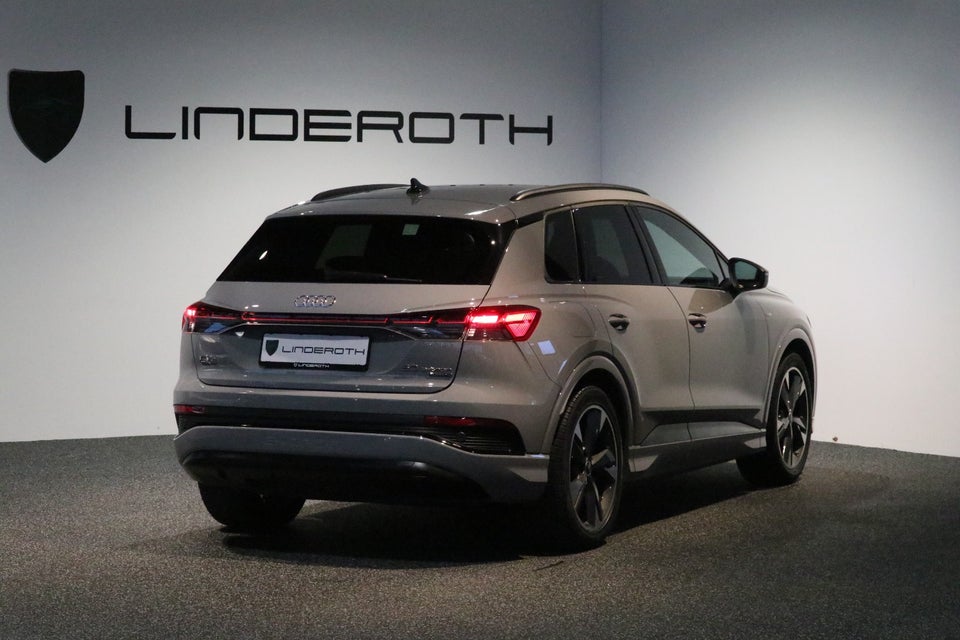 Audi Q4 e-tron 50 S-line quattro 5d