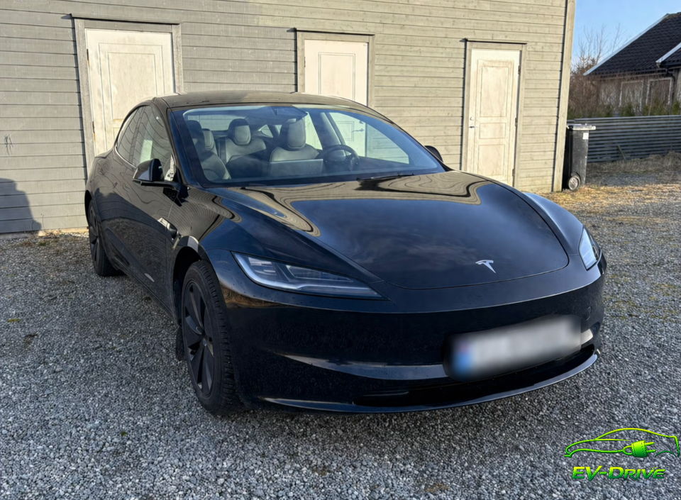 Tesla Model 3 RWD 4d