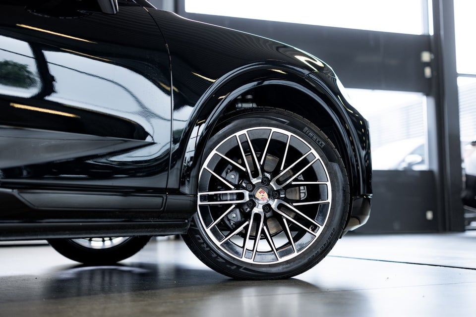 Porsche Cayenne Electric 5d