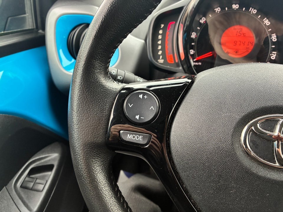 Toyota Aygo 1,0 VVT-i x-plore 5d