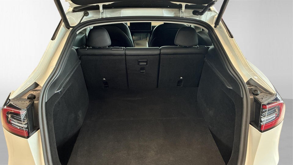 Tesla Model Y Long Range AWD 5d