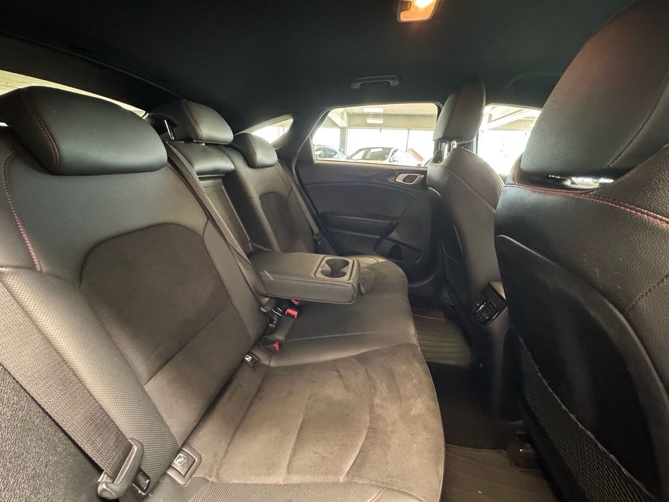 Kia ProCeed 1,6 T-GDi GT DCT 5d