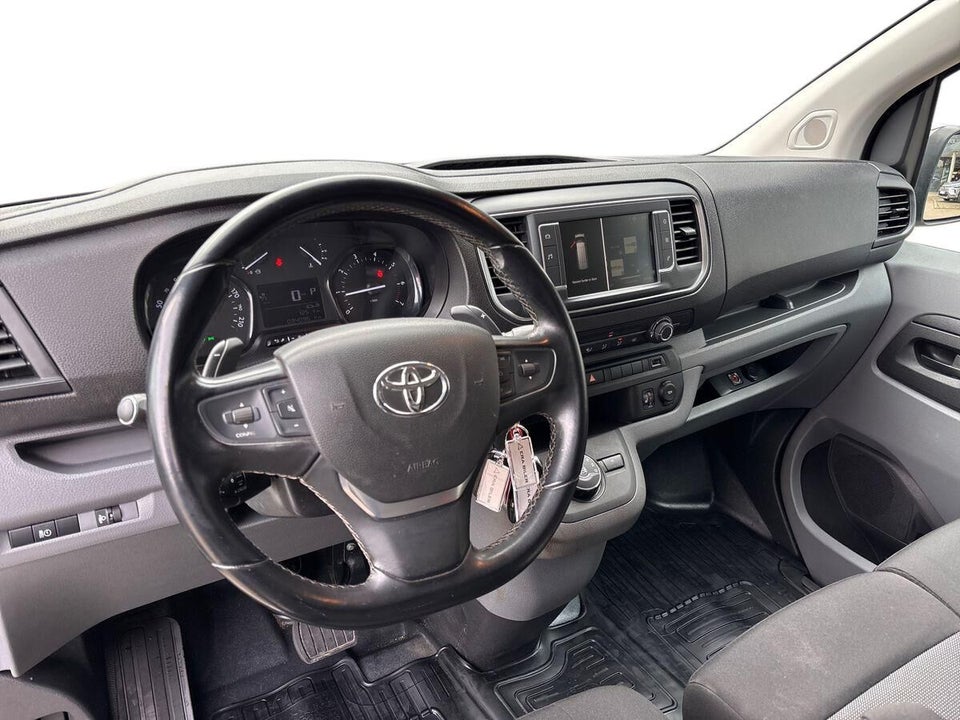 Toyota ProAce 2,0 D 144 Long Comfort Master aut. 4d