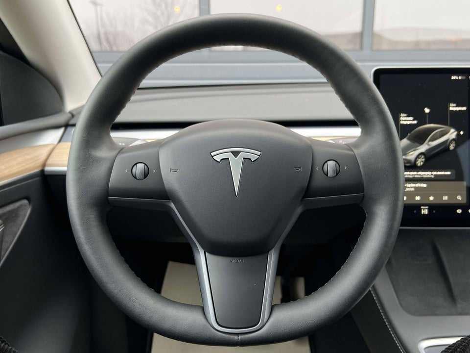 Tesla Model Y Long Range AWD 5d