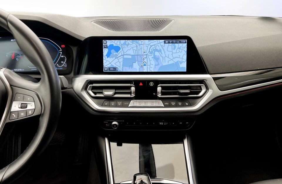 BMW 330e 2,0 Touring Sport Line aut. 5d