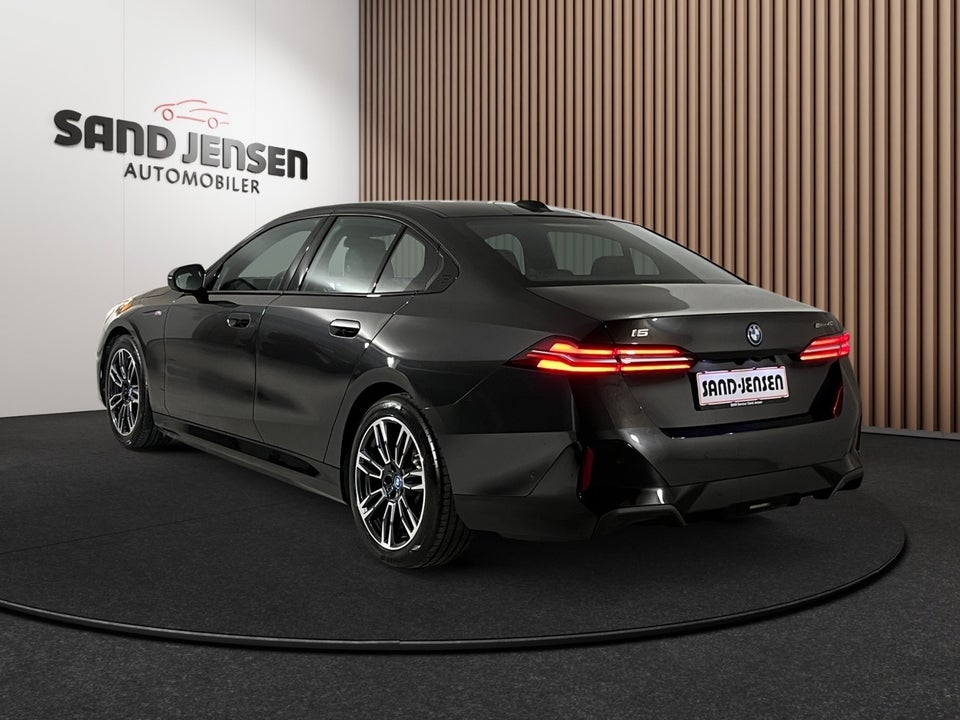 BMW i5 eDrive40 M-Sport 4d