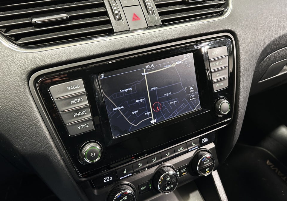 Skoda Octavia 1,6 TDi 110 Style Combi DSG 5d