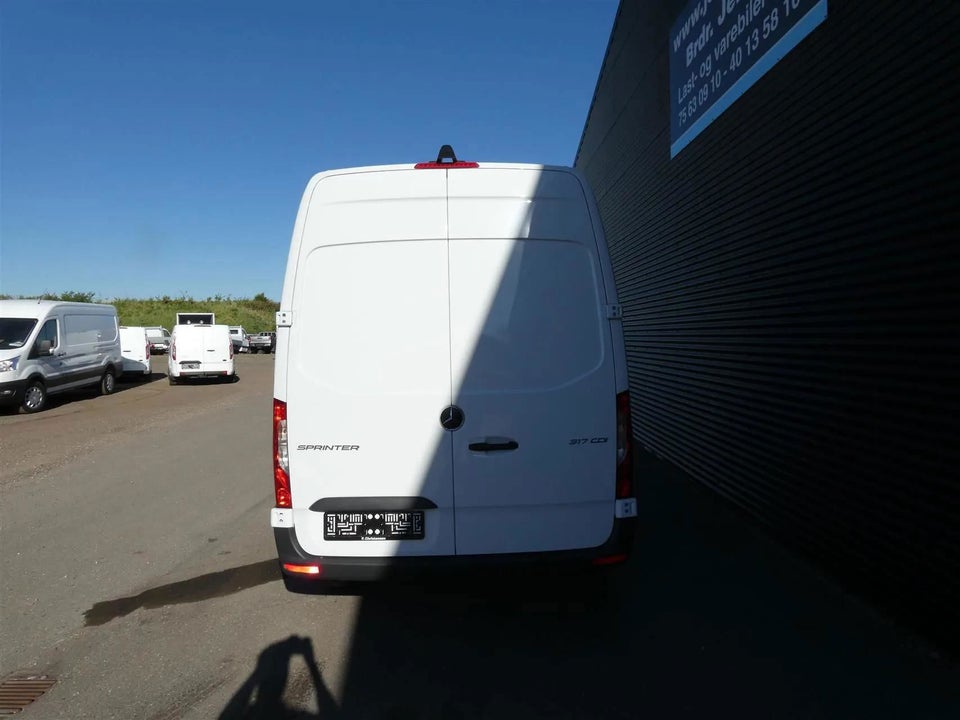 Mercedes Sprinter 317 2,0 CDi A2 Kassevogn aut. RWD