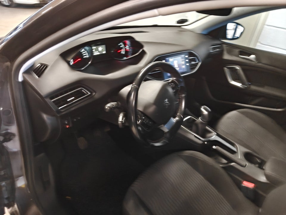 Peugeot 308 1,2 e-THP 110 Active SW 5d