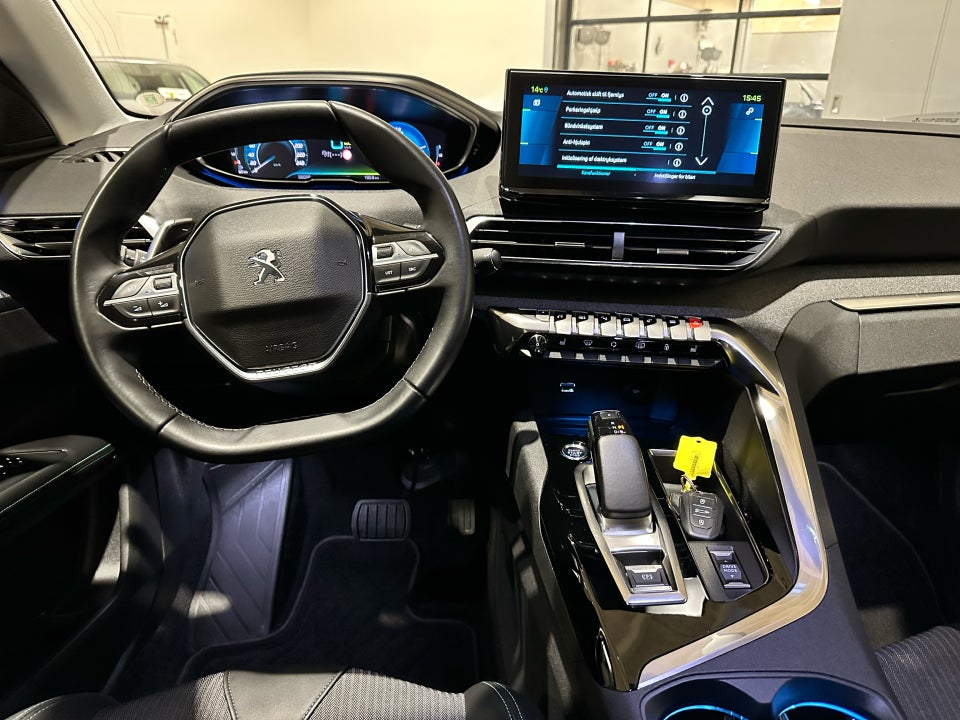 Peugeot 3008 1,6 Hybrid Allure Pack EAT8 5d