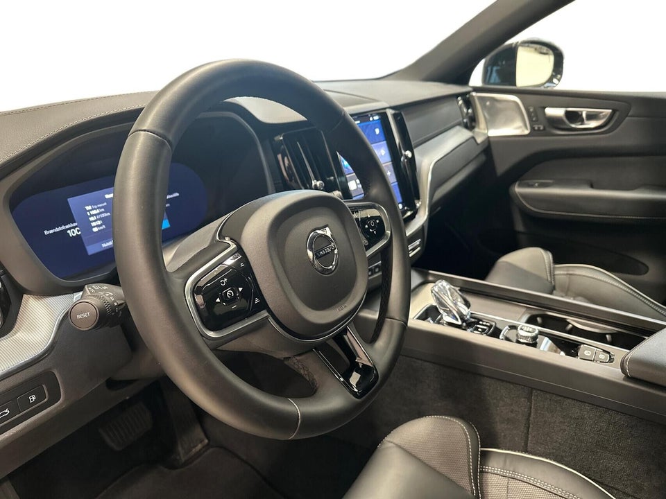 Volvo XC60 2,0 T8 ReCharge Black Edition aut. AWD 5d