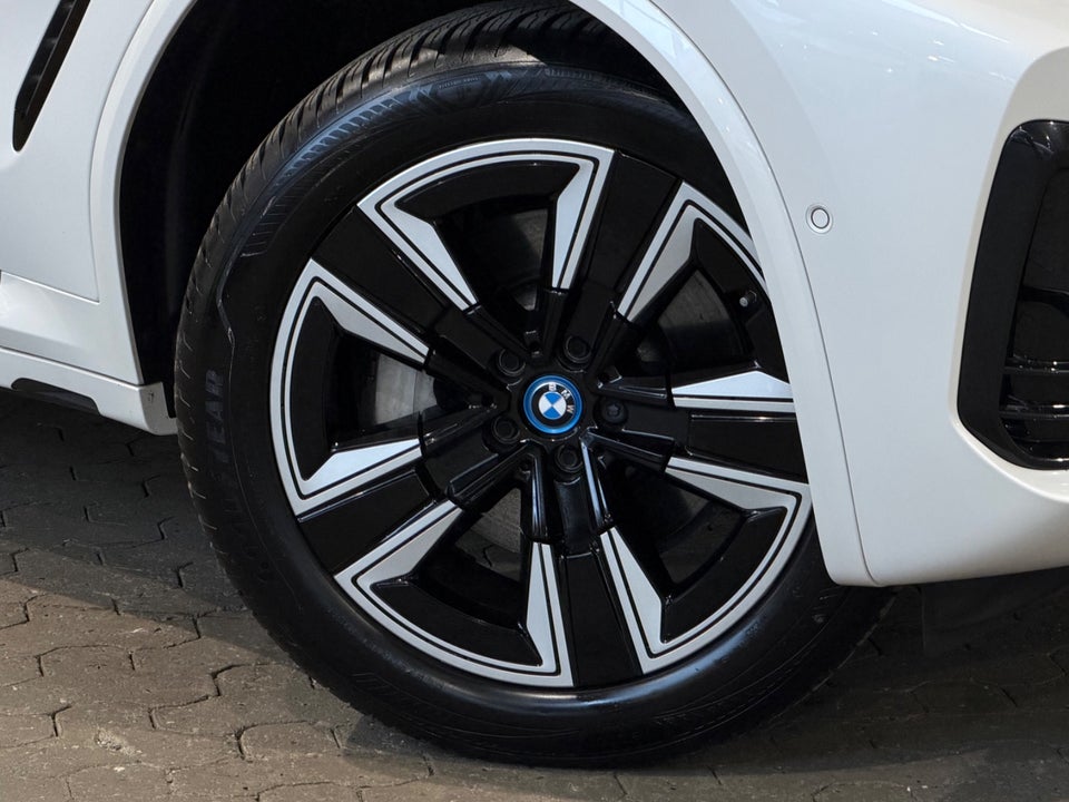 BMW iX3 Charged M-Sport 5d