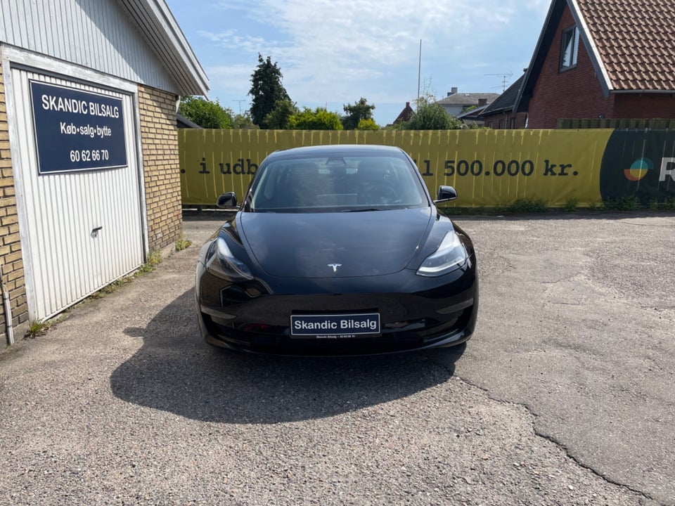 Tesla Model 3 Long Range AWD 4d