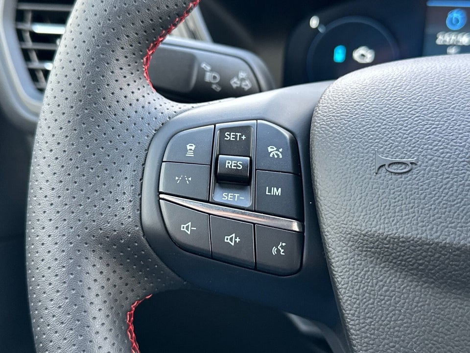Ford Kuga 2,5 PHEV ST-Line X CVT 5d