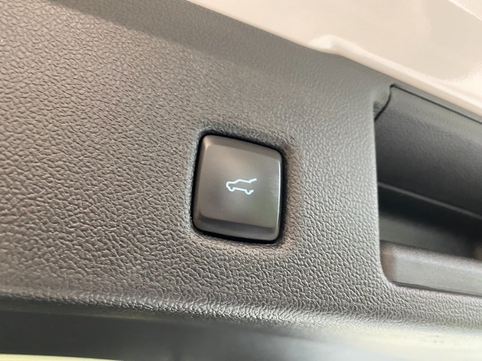 Ford Kuga 2,5 PHEV ST-Line X CVT 5d