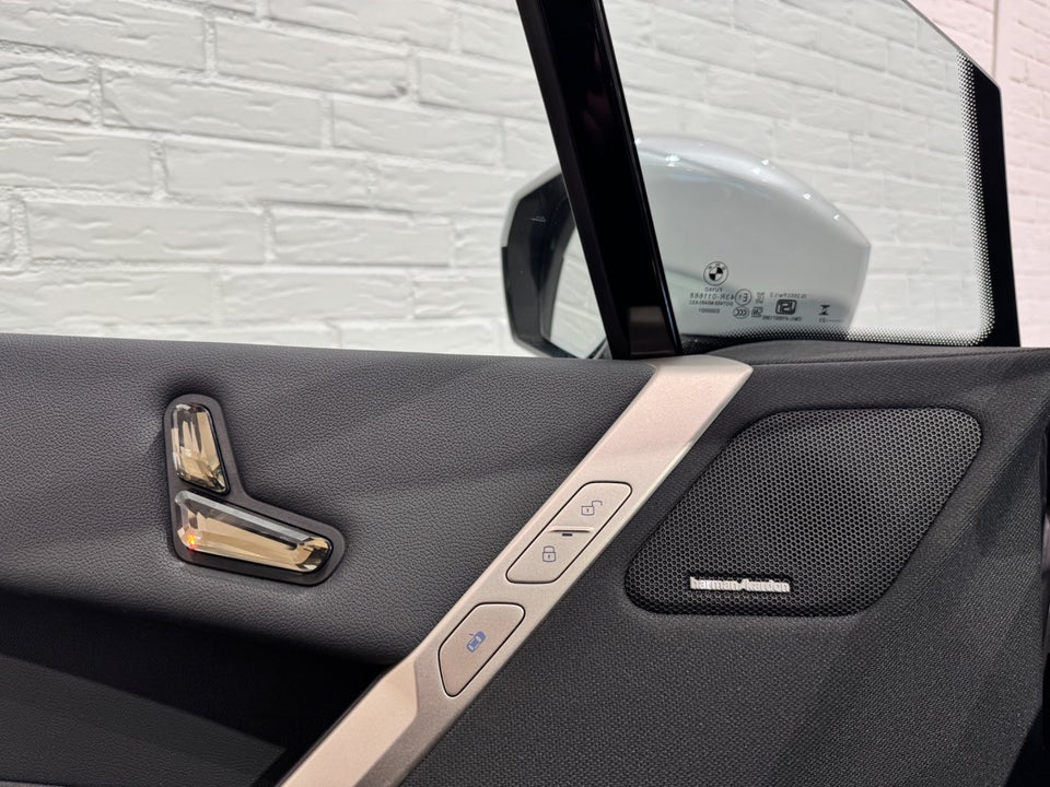 BMW iX xDrive40 Supercharged 5d