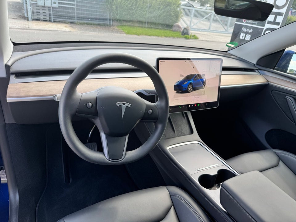 Tesla Model Y RWD 5d