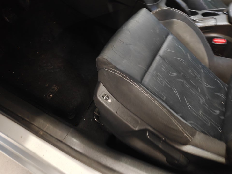 Citroën C4 1,6 e-HDi 115 Seduction 5d