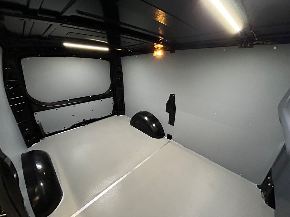 Mercedes Vito 114 2,0 CDi Kassevogn K aut. RWD