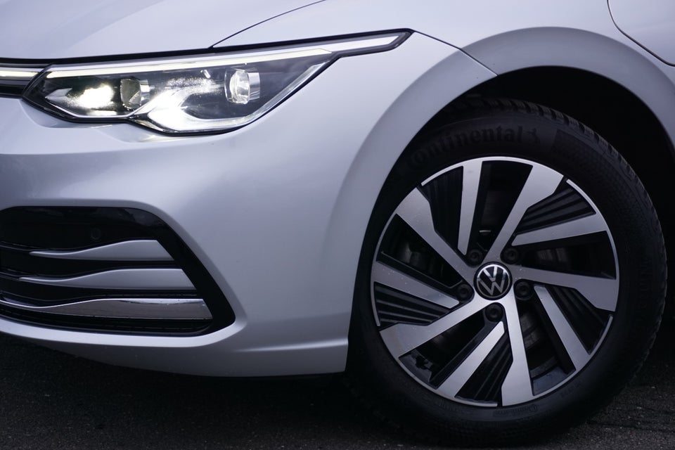 VW Golf VIII 1,4 eHybrid DSG 5d