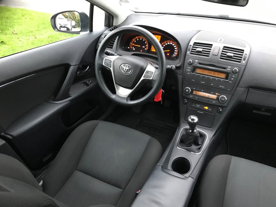 Toyota Avensis 1,6 VVT-i T1 4d