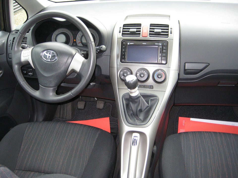 Toyota Auris 1,6 T2 5d