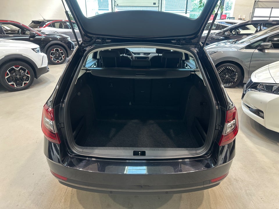 Skoda Octavia 2,0 TDi 150 Style Combi DSG 5d