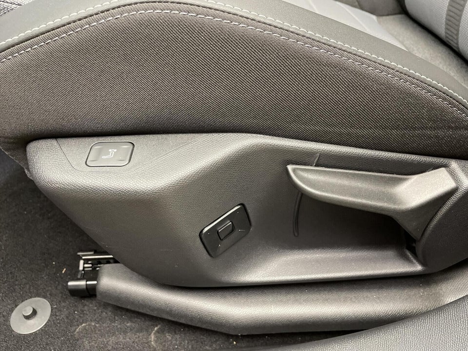 Opel Grandland-e 73 GS Sky 5d