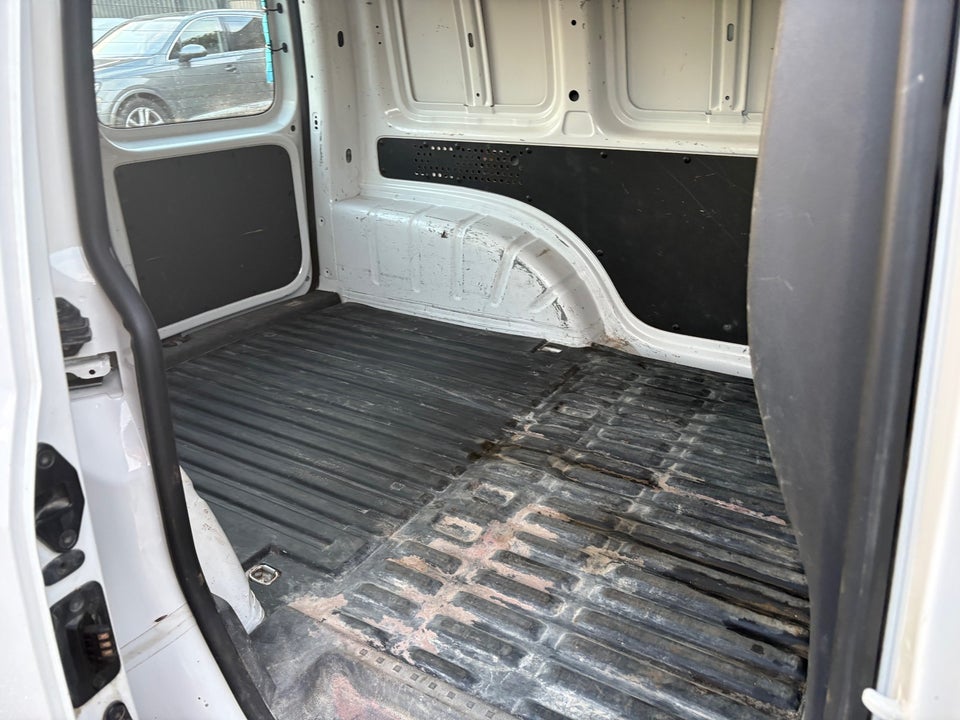 VW Caddy 2,0 TDi 102 BlueMotion Van 4d