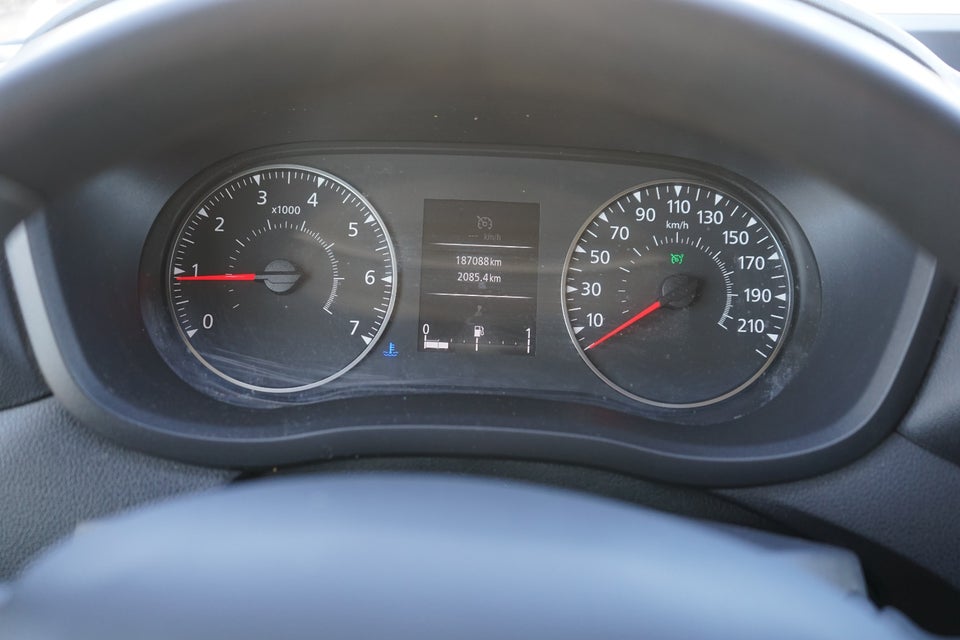 Renault Master IV T33 2,3 dCi 150 L2H2 Kassevogn