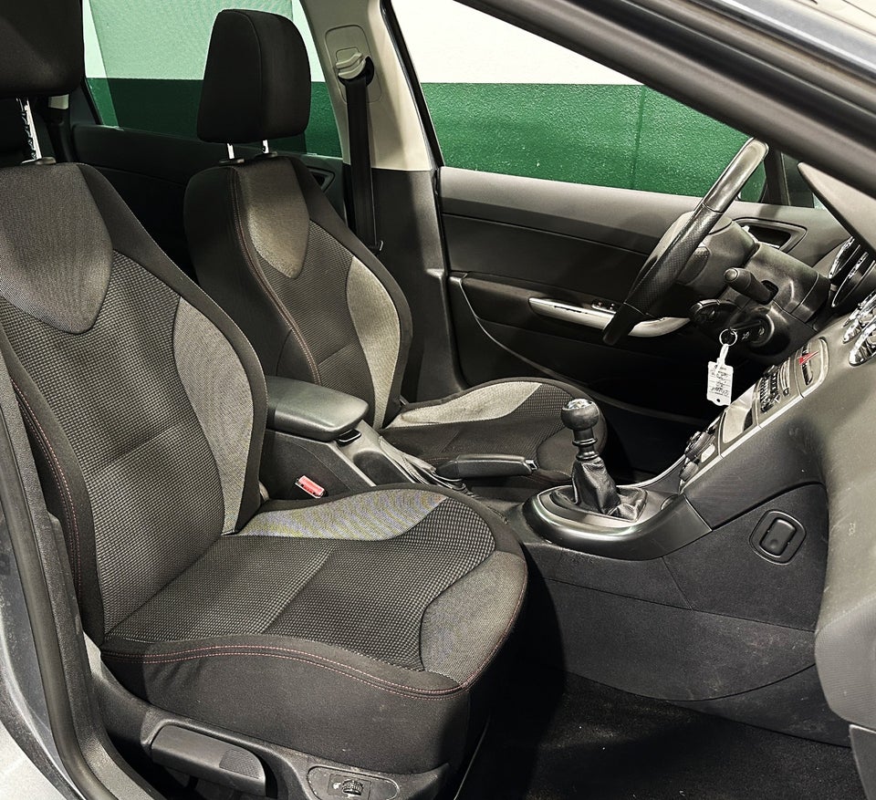 Peugeot 308 1,6 e-HDi 112 Active SW 5d
