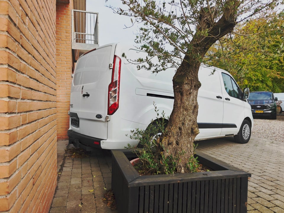 Ford Transit Custom 320 L2 2,0 TDCi 130 Trend aut.