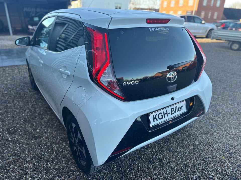 Toyota Aygo 1,0 VVT-i x-press x-shift 5d