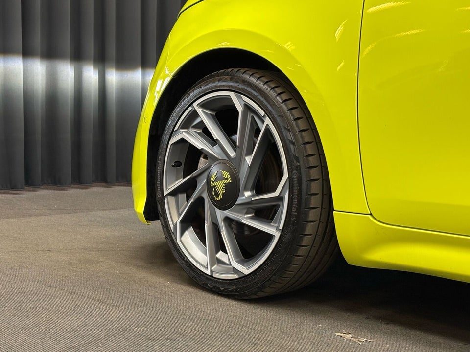 Abarth 500e Scorpionissima 3d