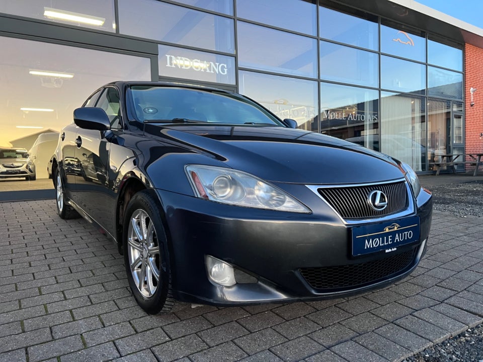 Lexus IS220d 2,2 Komfort 4d