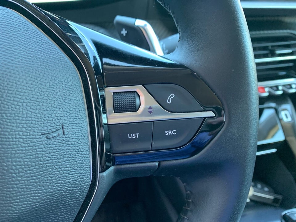 Peugeot 2008 1,5 BlueHDi 130 Allure EAT8 5d