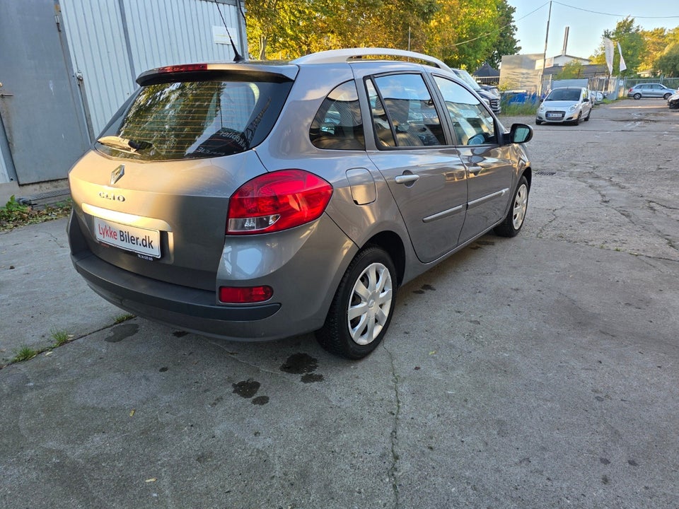 Renault Clio IV 1,2 16V Expression 5d